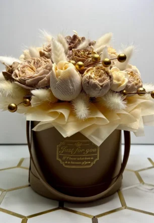 Luxury Scented Flower Candle Arrangement in Gift Box Handmade Soy Wax Floral Decor Elegant Home Fragrance